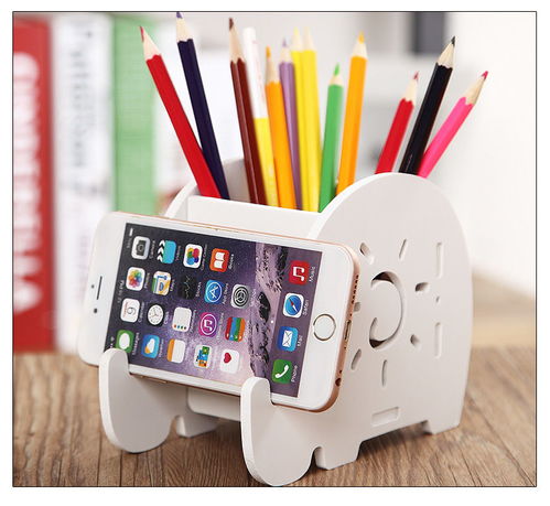 創(chuàng)意時尚筆筒手機架 桌面收納的多功能利器